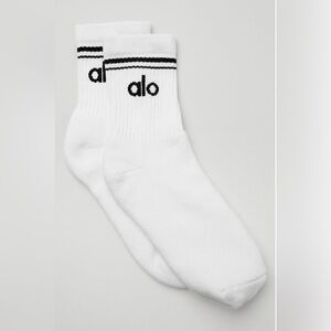 ALO Yoga Unisex Half Crew White Athletic Socks